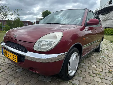 Daihatsu Sirion automaat,5 deurs ,